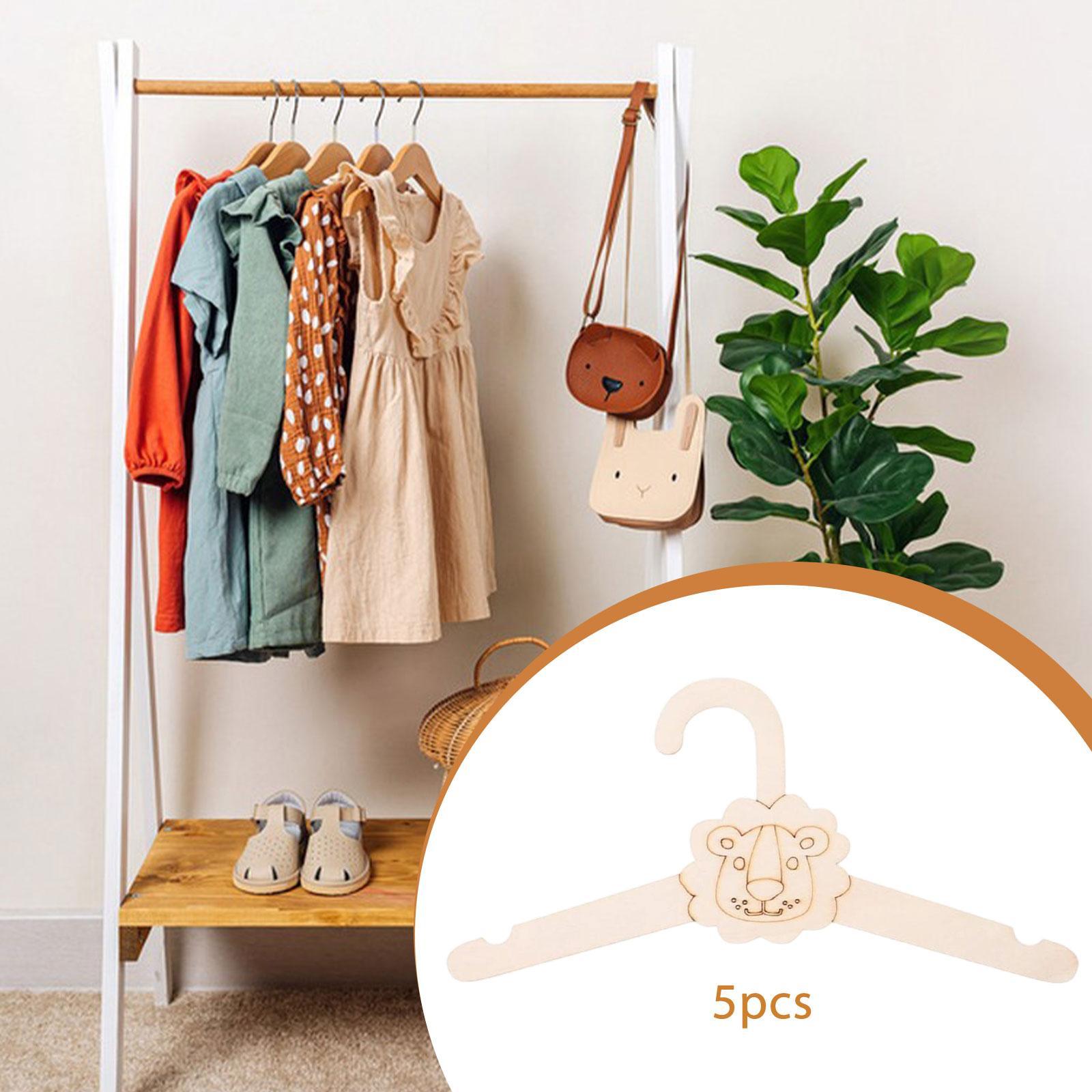 Baby Nursery Closet Organization - علاقات ملابس صغيرة للأطفال، خشبية غير